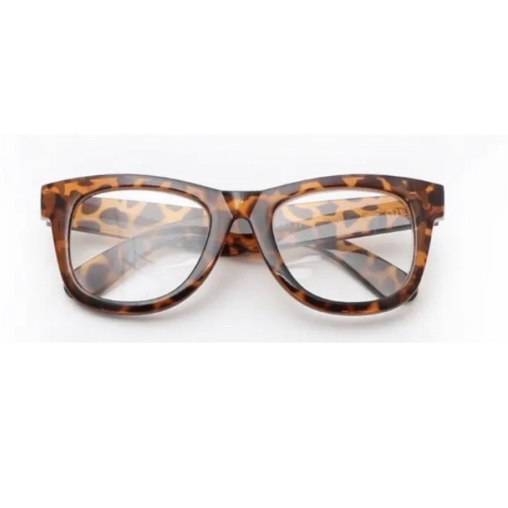Betsey Johnson Lisa Reader Thick Wayfarer Glasses Brown Tortoise